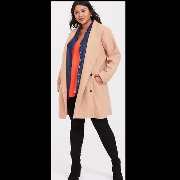 NWT Torrid Beige Brushed Asymmetrical A-Line Coat size 4 - Picture 3 of 11